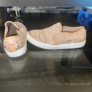 Little girl MK shoes size 1